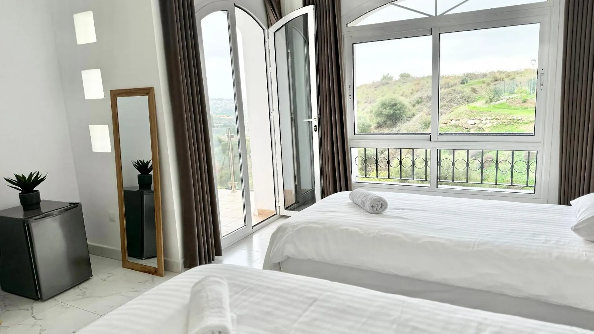 Casa Limon - Lux Mansion - Holiday - Sport - Wellness Santa Fe de los Boliches 0*,  Espanha
